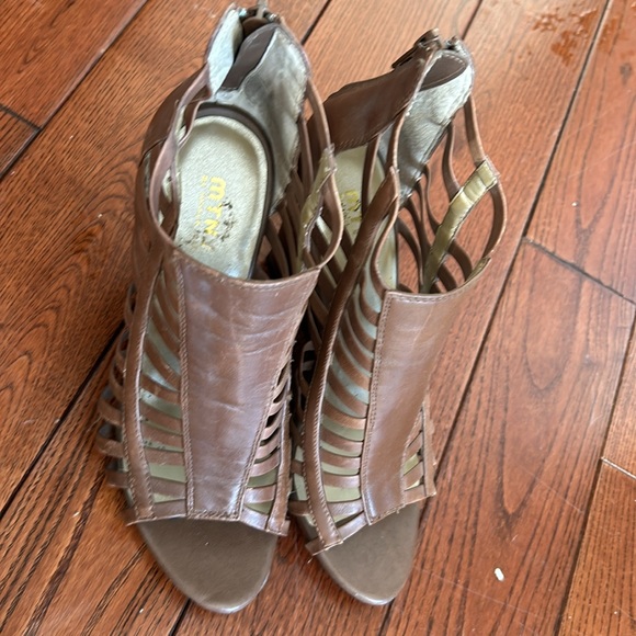 MTNY shoes - Picture 2 of 3